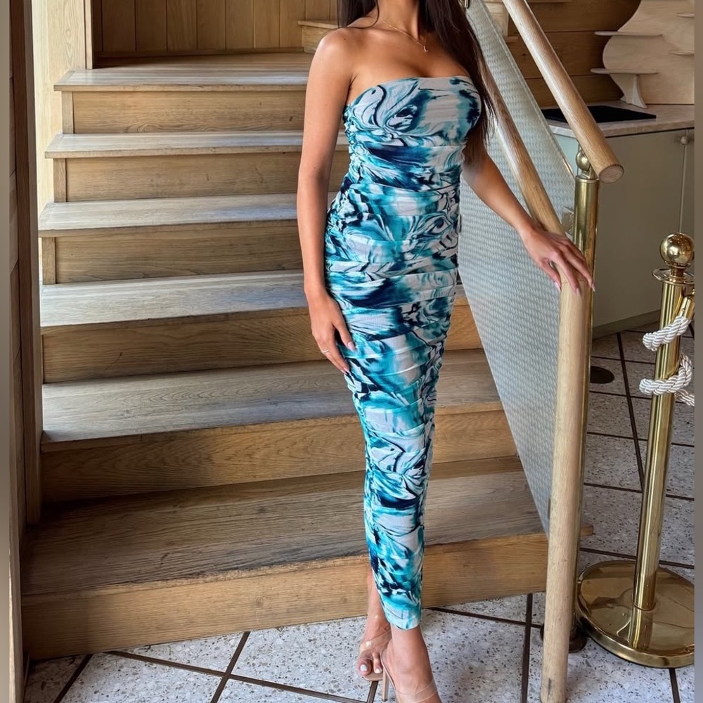 Fashion Nova Strapless Blue and White Patterned Bodycon Dress